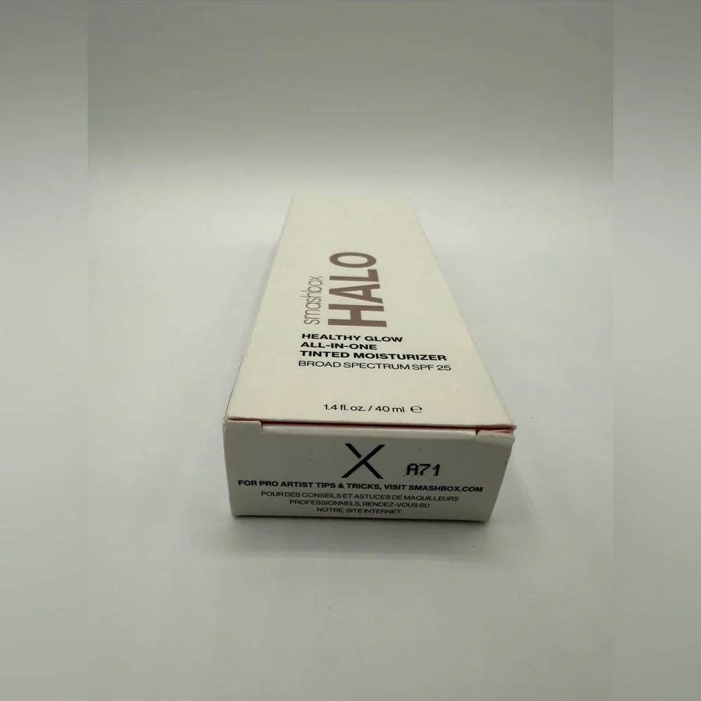 NEW Smashbox Halo All-In-One Tinted Moisturizer in shade: Light